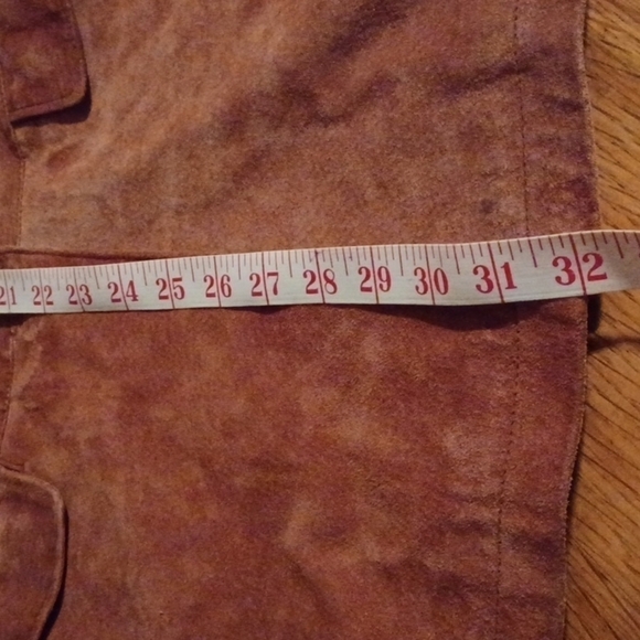 retro leather/ suede beautiful brown coat by Bernardo. Size medium.Flaw. - Picture 9 of 12